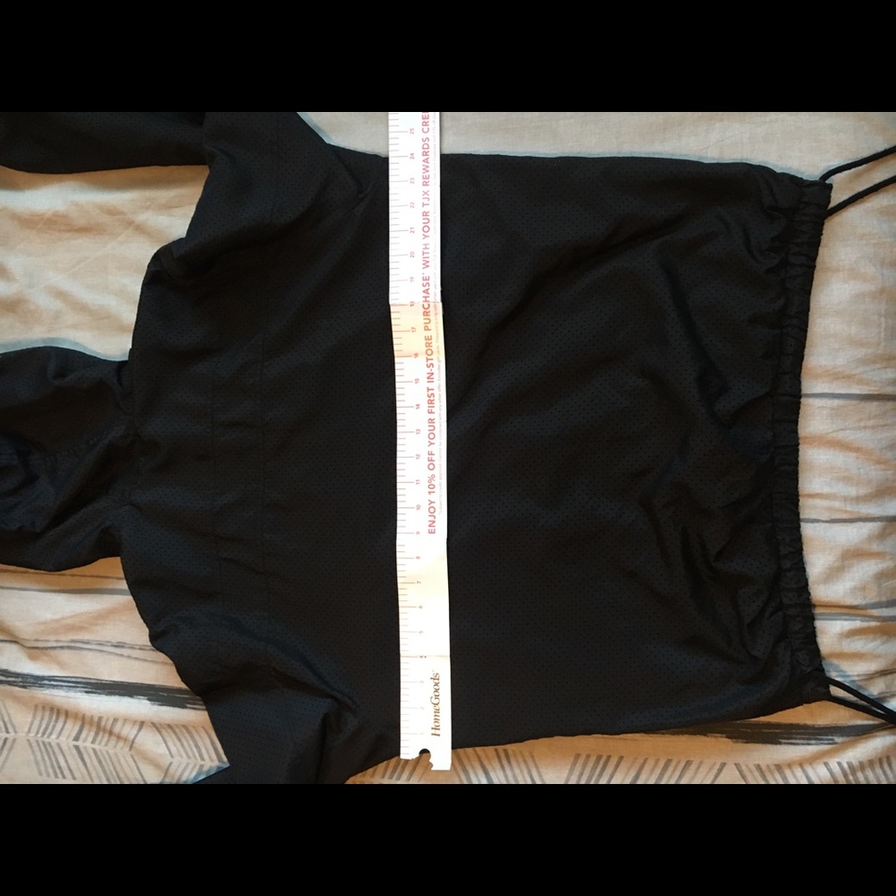 Windbreaker - Picture 4 of 10